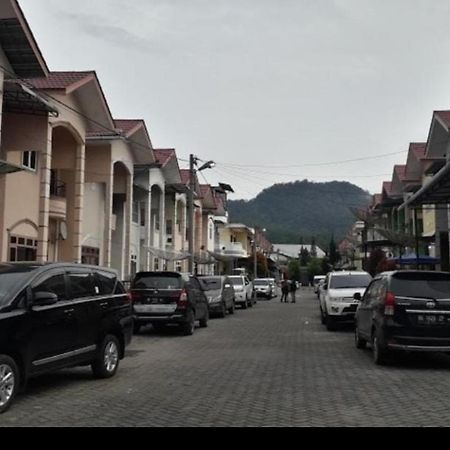 Villa Gunung Mas Berastagi Exterior photo